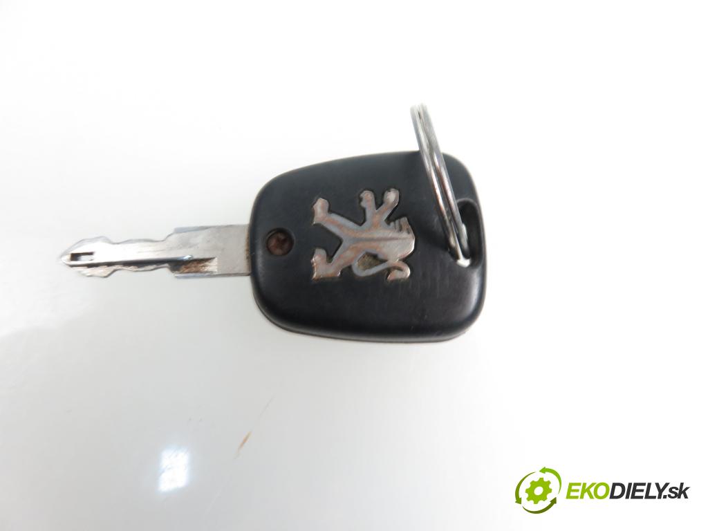 PEUGEOT 206 liftback (2A/C) HB 2002 1398,00 Stacyjki 1398,00 spinačka  (Spínacie skrinky a kľúče)