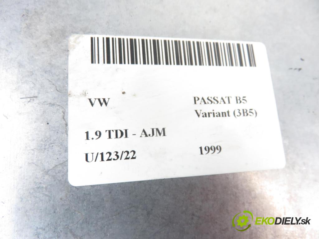 VW PASSAT B5 Variant (3B5) KOMBI 1999 1896,00 Sterowniki silnika 1896,00 Riadiaca jednotka Motor 038906019a;0281001691