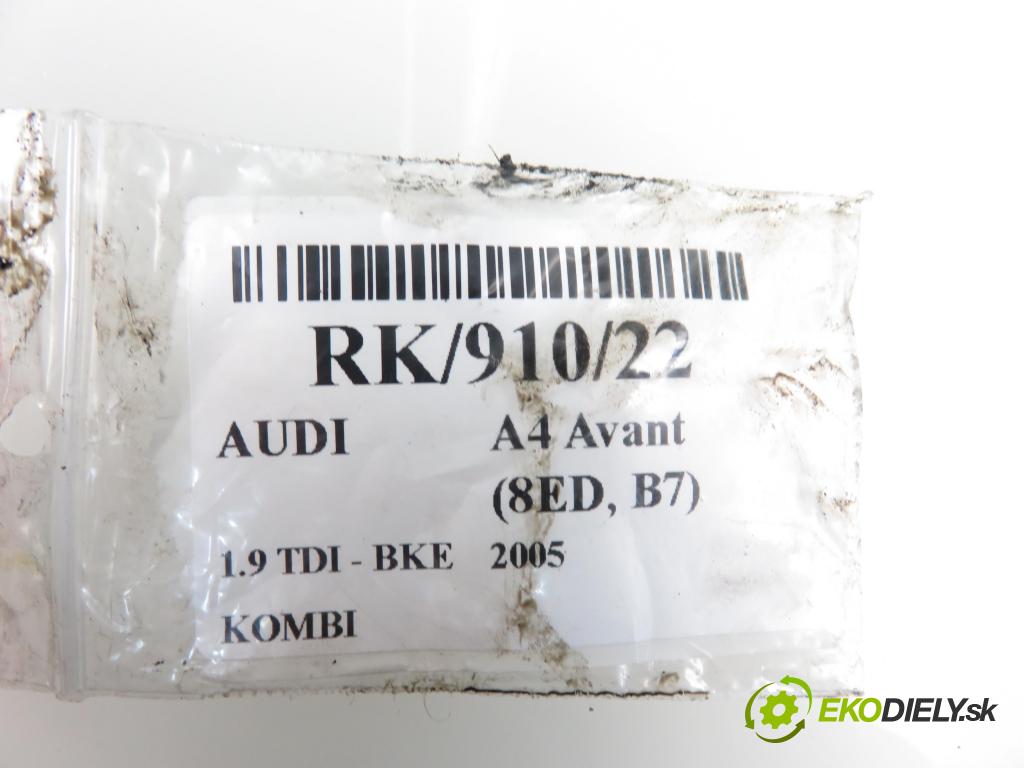 AUDI A4 Avant (8ED, B7) KOMBI 2004 1896,00 Przewody chłodnic powietrza 1896,00 Rúra intercoolera turba 8E0145737E