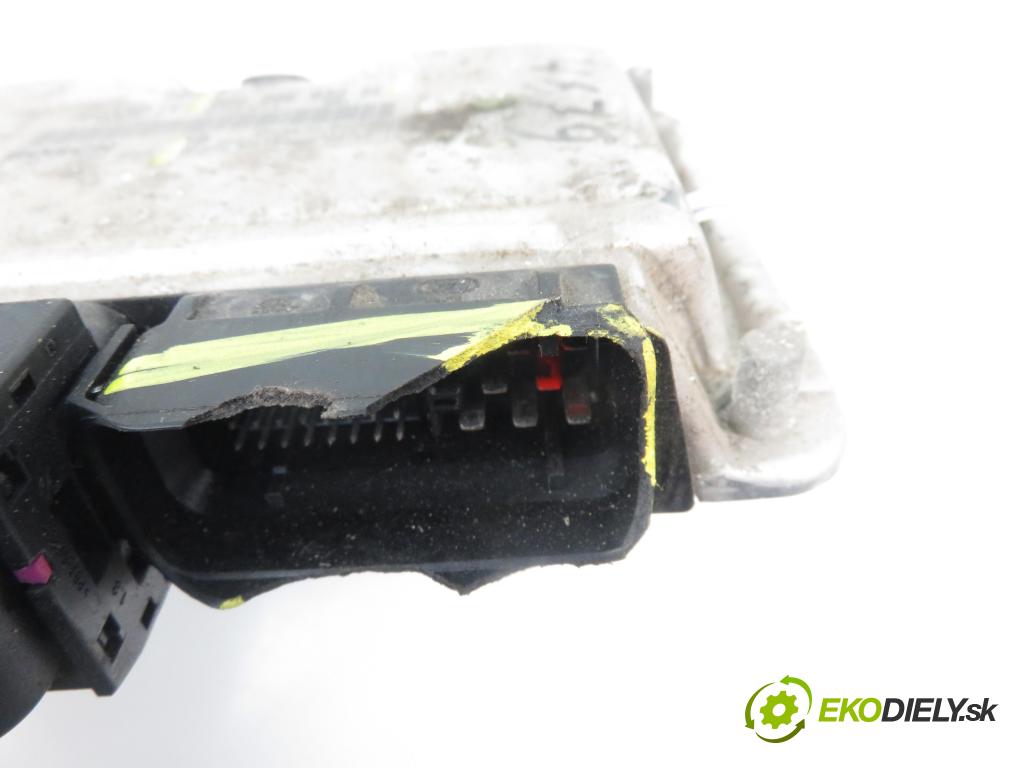 SEAT LEON (1M1) HB 2001 1781,00 Sterowniki silnika 1781,00 Riadiaca jednotka Motor 0261206866;06A906032DE