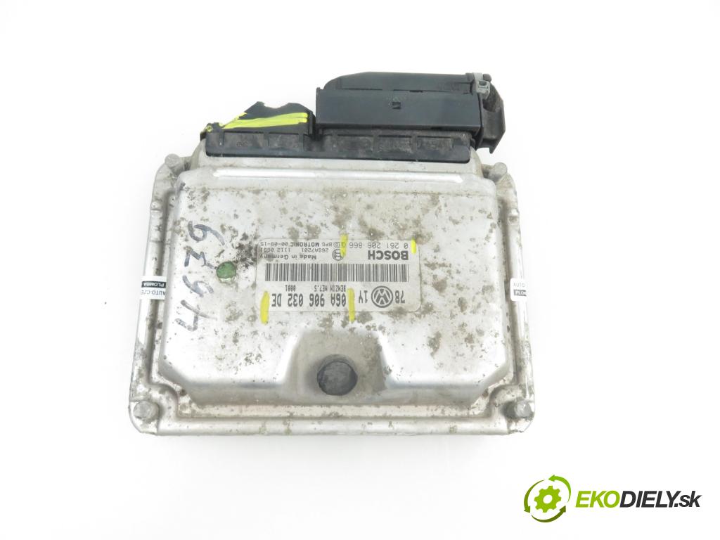SEAT LEON (1M1) HB 2001 1781,00 Sterowniki silnika 1781,00 Riadiaca jednotka Motor 0261206866;06A906032DE