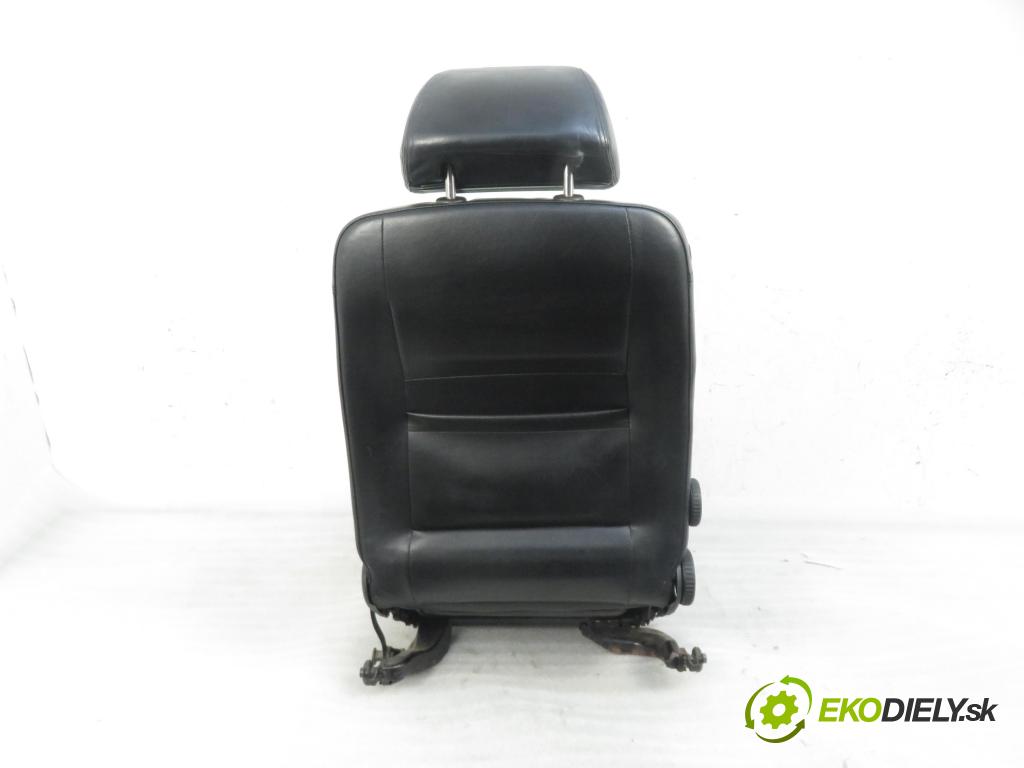 VW PASSAT B5.5 (3B3) SEDAN 2001 1896,00 Fotele, kanapy 1896,00 Sedadlá, sedačky