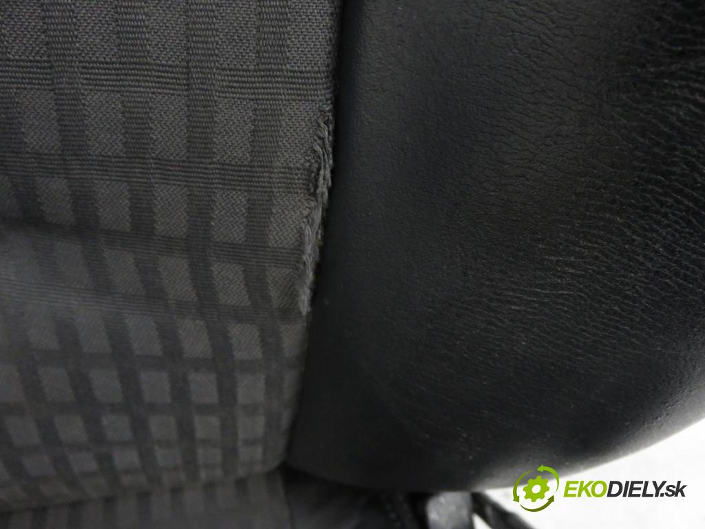 VW PASSAT B5.5 (3B3) SEDAN 2001 1896,00 Fotele, kanapy 1896,00 Sedadlá, sedačky