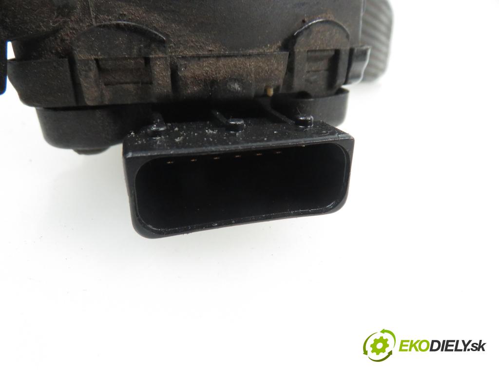 SAAB 9-5 Kombi (YS3E) KOMBI 2003 2171,00 Pozostałe 2171,00 Potenciometer plynového pedálu 5340252;6PV00825304 (Pedále)