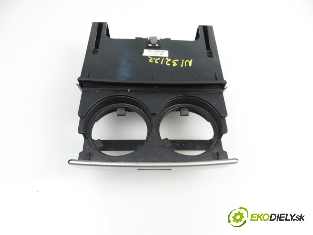 BMW X5 (E53) SUV 2002 2926,00 Uchwyty fabryczne 2926,00 Držiak na nápoje 8253125 (Úchyty, držiaky na nápoje)