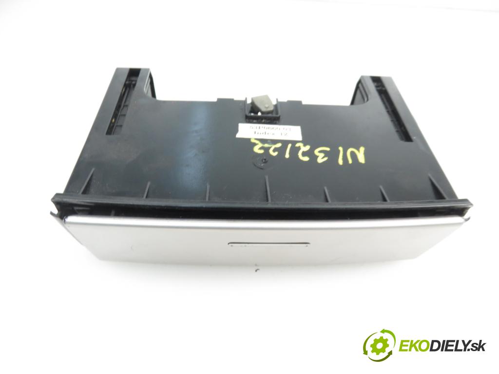 BMW X5 (E53) SUV 2002 2926,00 Uchwyty fabryczne 2926,00 Držiak na nápoje 8253125 (Úchyty, držiaky na nápoje)