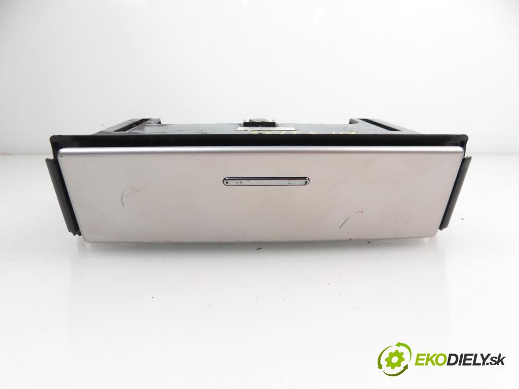 BMW X5 (E53) SUV 2002 2926,00 Uchwyty fabryczne 2926,00 Držiak na nápoje 8253125 (Úchyty, držiaky na nápoje)