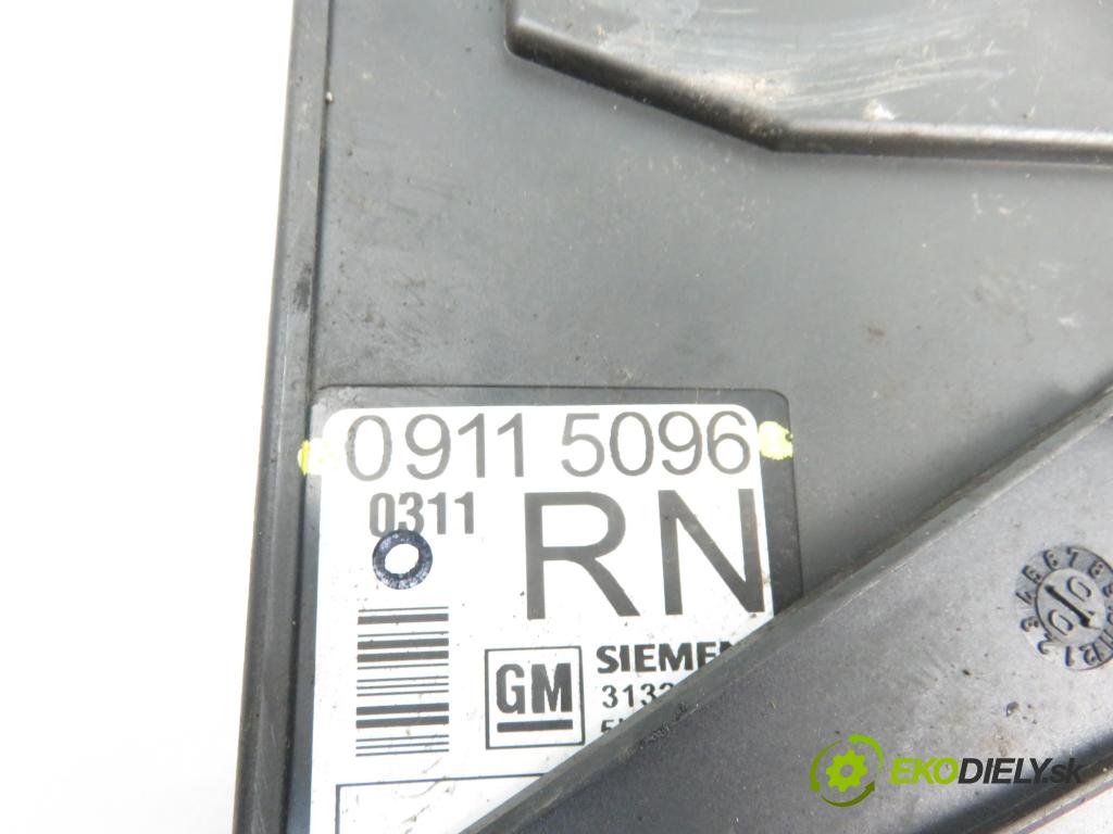OPEL CORSA C (X01) HB 2001 973,00 Moduły komfortu 973,00 MODUL komfortu 09115096