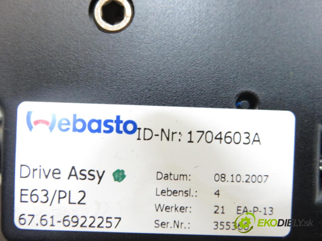 BMW 3 (E90) SEDAN 2007 1995,00 Szyberdachy 1995,00 střešní okno 6922257;7046164 (Okna karoserie)