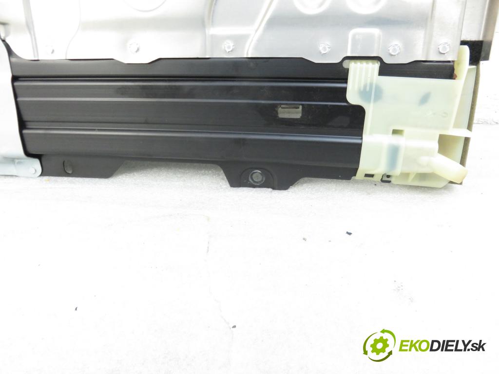 BMW 3 (E90) SEDAN 2007 1995,00 Szyberdachy 1995,00 střešní okno 6922257;7046164 (Okna karoserie)