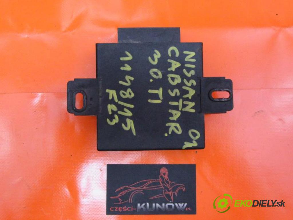 NISSAN CABSTAR (F23) 2 úchyty konektor