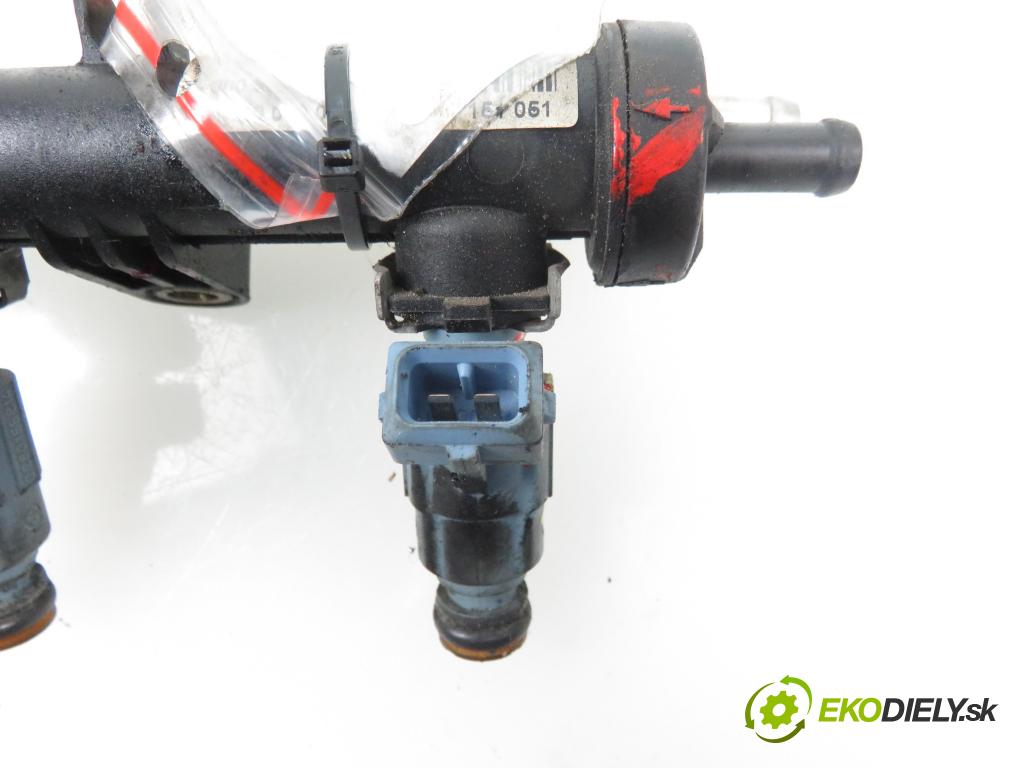 SMART CITY-COUPE (450) HB 2000 599,00 Listwy wtryskowe 599,00 Lišta vstrekovacia 2435170146 (Vstrekovacie lišty)