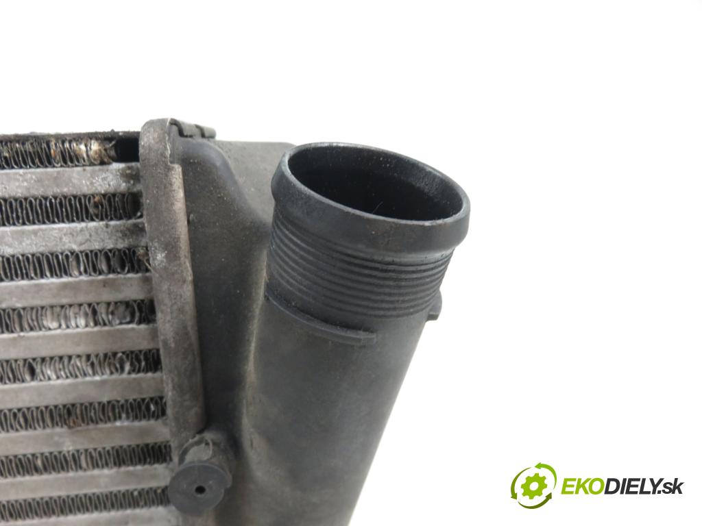 AUDI A4 Avant (8ED, B7) KOMBI 2006 171,00 3.0 TDI quattro - ASB 2967,00 chladič intercooler 8E0145806L