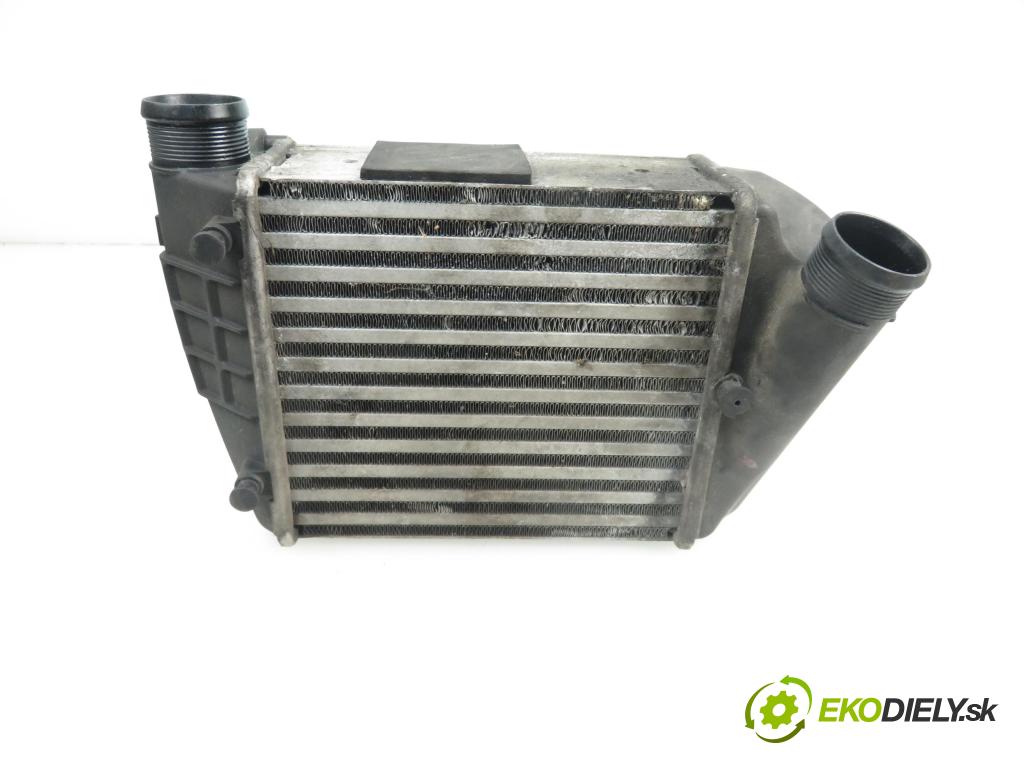 AUDI A4 Avant (8ED, B7) KOMBI 2006 171,00 3.0 TDI quattro - ASB 2967,00 chladič intercooler 8E0145806L