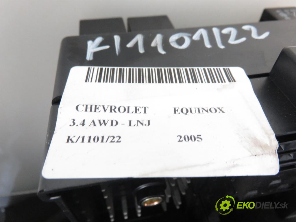 CHEVROLET EQUINOX SUV 2005 3350,00 Skrzynki bezpieczników 3350,00 MODUL BSI 22682563