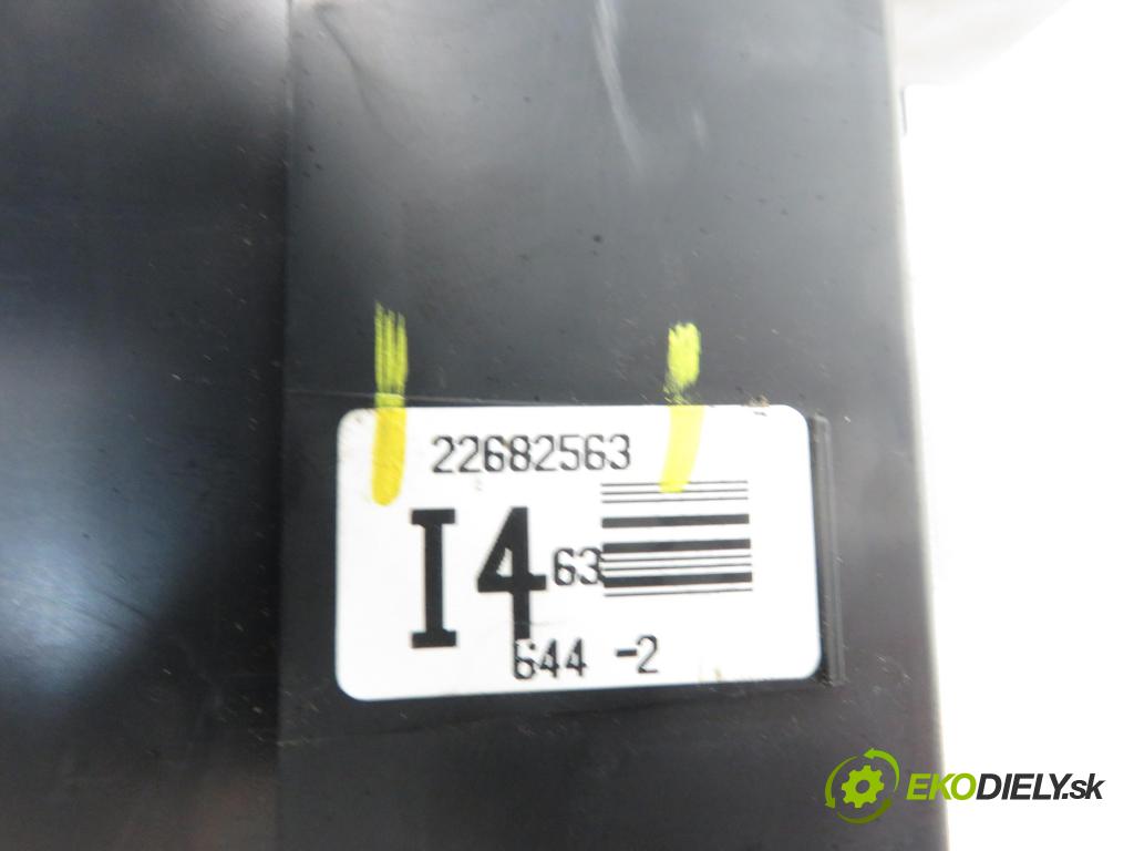 CHEVROLET EQUINOX SUV 2005 3350,00 Skrzynki bezpieczników 3350,00 MODUL BSI 22682563