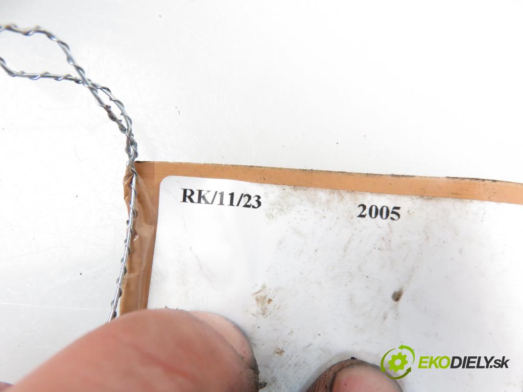 NISSAN SENTRA V (B15) SEDAN 2005 1769,00 Przepływomierze 1769,00 váha vzduchu vzduchu AFF70M38