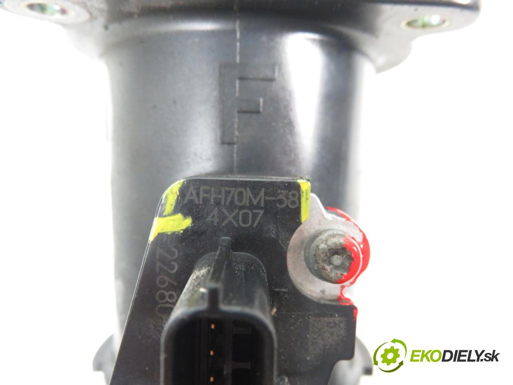 NISSAN SENTRA V (B15) SEDAN 2005 1769,00 Przepływomierze 1769,00 váha vzduchu vzduchu AFF70M38