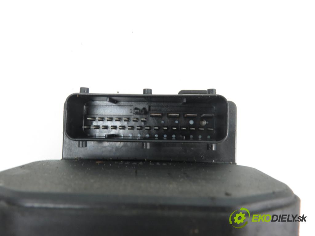 RENAULT SCENIC I (JA0/1_) MINIVAN 2001 1598,00 Sterowniki ABS 1598,00 Pumpa ABS 0273004395 (Pumpy ABS)