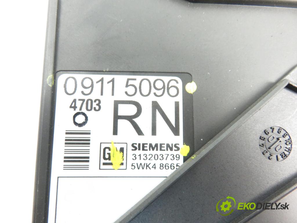 OPEL CORSA C (X01) HB 2000 1686,00 Moduły komfortu 1686,00 MODUL komfortu 09115096;313203739