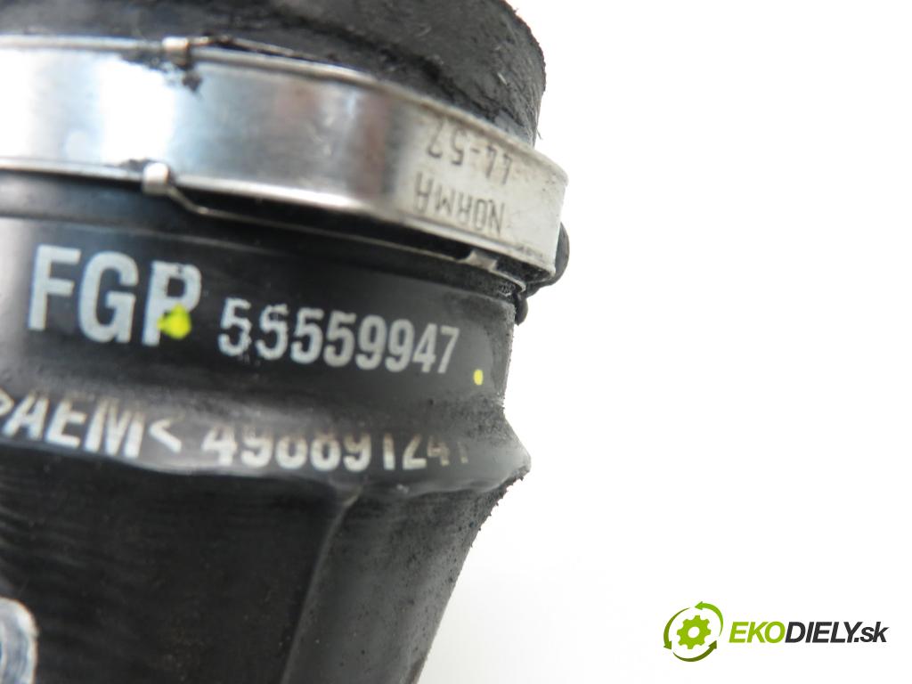 OPEL ASTRA H (A04) HB 2006 1686,00 Przewody chłodnic powietrza 1686,00 Rúra intercoolera turba 55559947