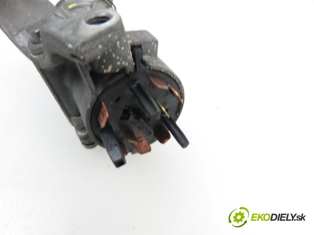 AUDI A6 (4B2, C5) SEDAN 2000 2496,00 Stacyjki 2496,00 spinačka 4B09058510 (Spínacie skrinky a kľúče)