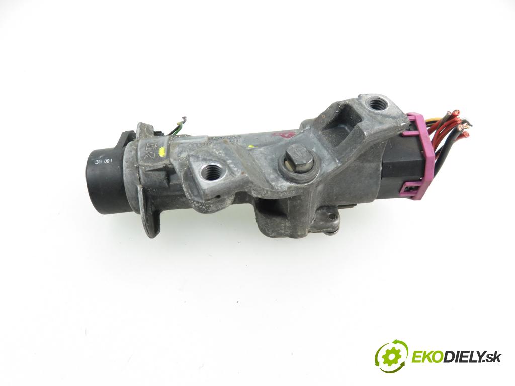 AUDI A6 (4B2, C5) SEDAN 2000 2496,00 Stacyjki 2496,00 spinačka 4B09058510 (Spínacie skrinky a kľúče)