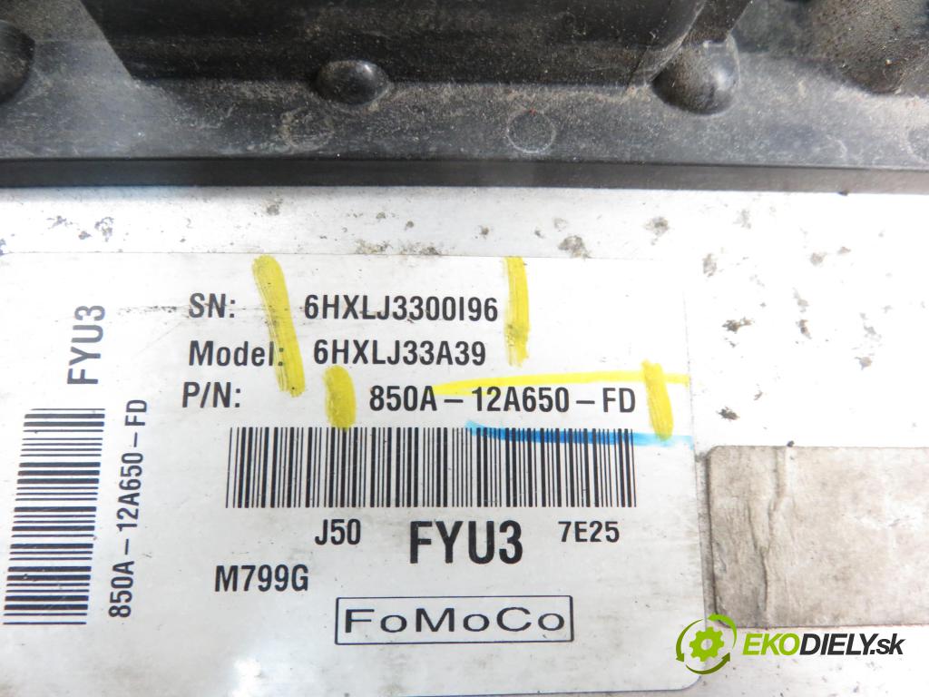 MAZDA CX-9 (TB) SUV 2008 3726,00 Sterowniki silnika 3726,00 Riadiaca jednotka Motor 850A12A650FD;6HXLJ33A39;6HXLJ3300196