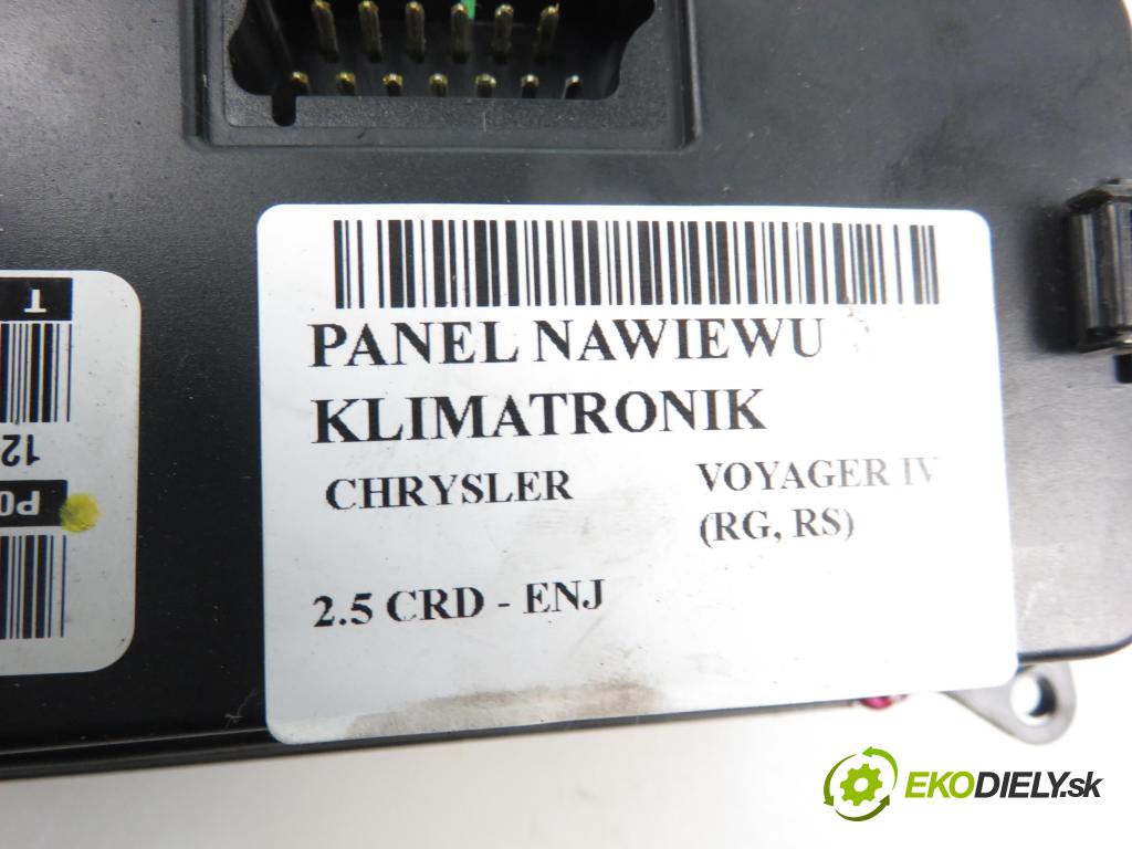 CHRYSLER VOYAGER IV (RG, RS) MINIVAN 2003 2499,00 Panele sterowania, przełączniki 2499,00 Panel kúrenia KLIMATRONIK P05005018AB