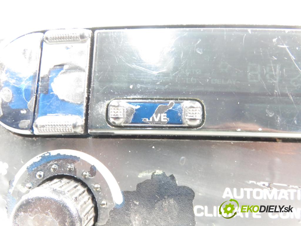 CHRYSLER VOYAGER IV (RG, RS) MINIVAN 2003 2499,00 Panele sterowania, przełączniki 2499,00 Panel kúrenia KLIMATRONIK P05005018AB