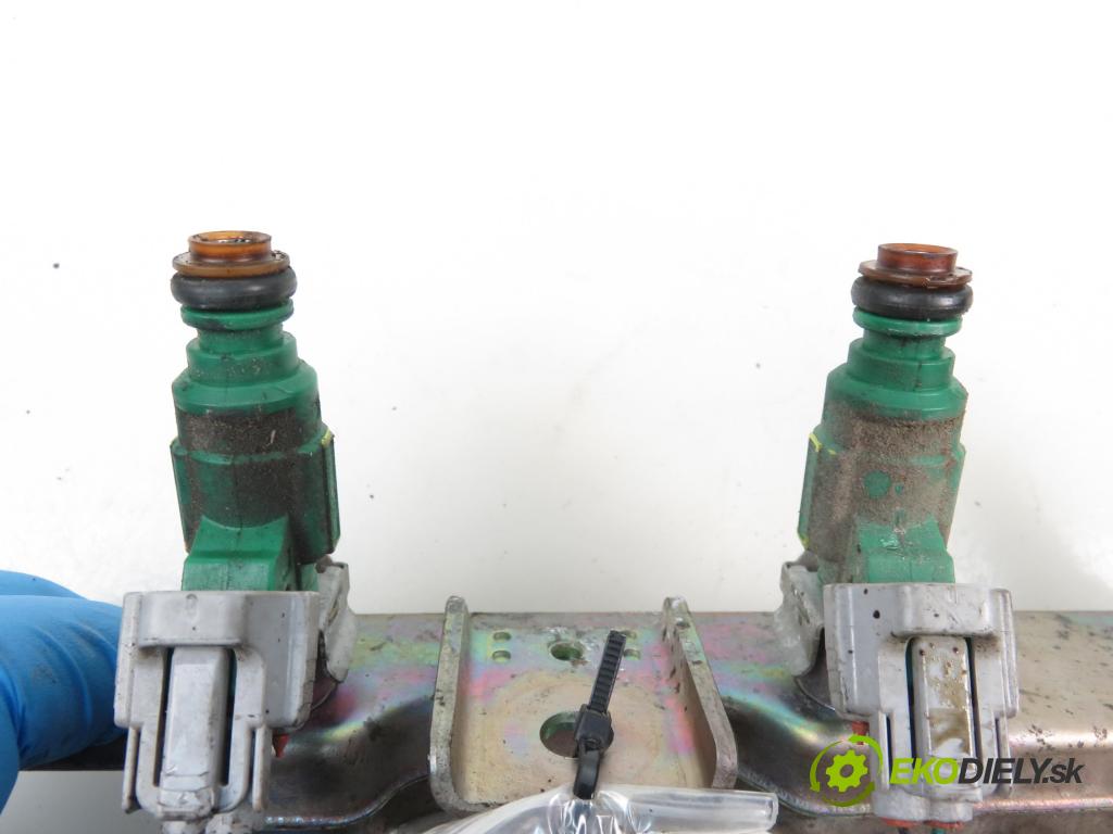 NISSAN SENTRA V (B15) SEDAN 2005 1769,00 Listwy wtryskowe 1769,00 Lišta vstrekovacia 0280156159;166004Z800 (Vstrekovacie lišty)