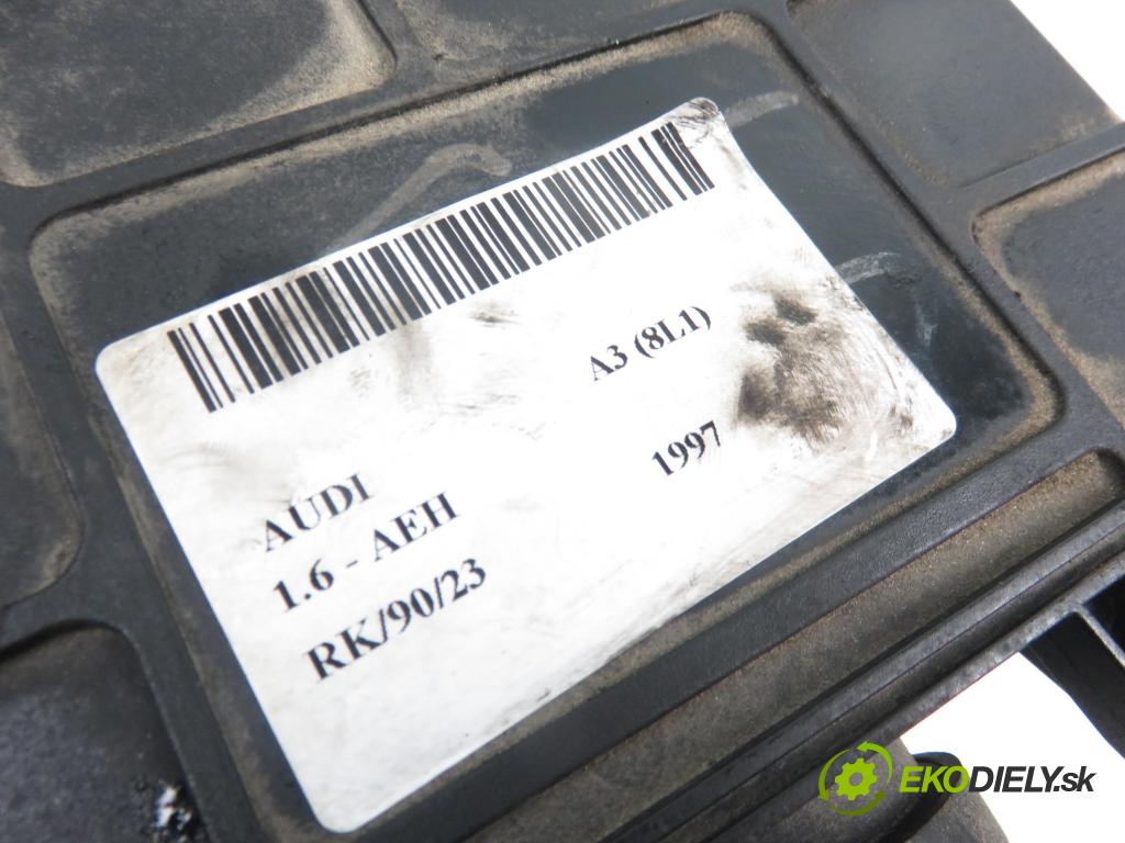 AUDI A3 (8L1) HB 1997 1595,00 Sterowniki skrzyni 1595,00 Riadiaca jednotka prevodovky 01M927733CG;5WK33307
