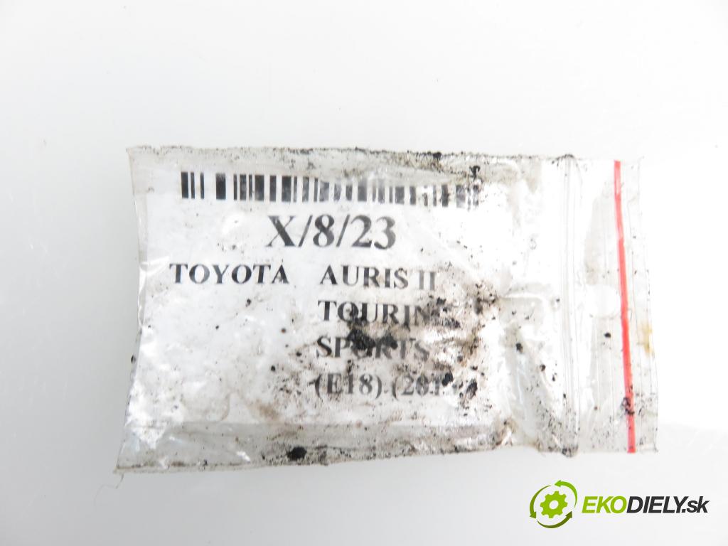 TOYOTA AURIS TOURING SPORTS (_E18_) KOMBI 2014 1364,00 Amortyzatory 1364,00 Tlmič pravé zadné 4853002A20
