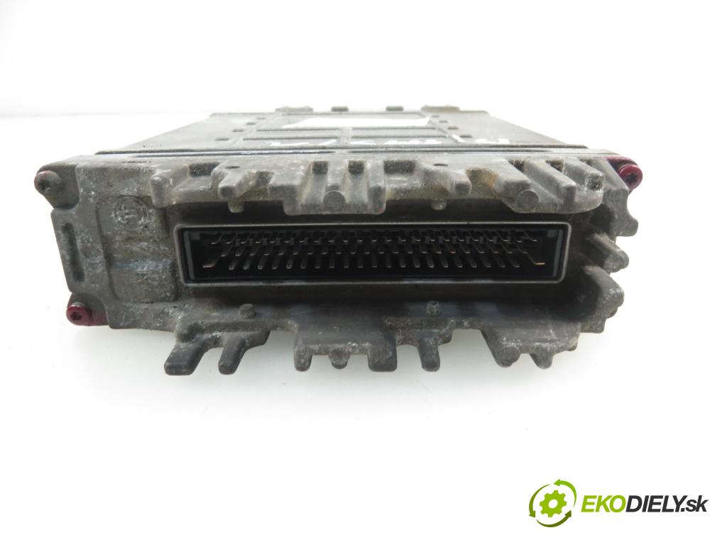 RENAULT SCENIC I (JA0/1_) MINIVAN 2001 1870,00 Sterowniki silnika 1870,00 Riadiaca jednotka Motor 8200059885; 0281010077