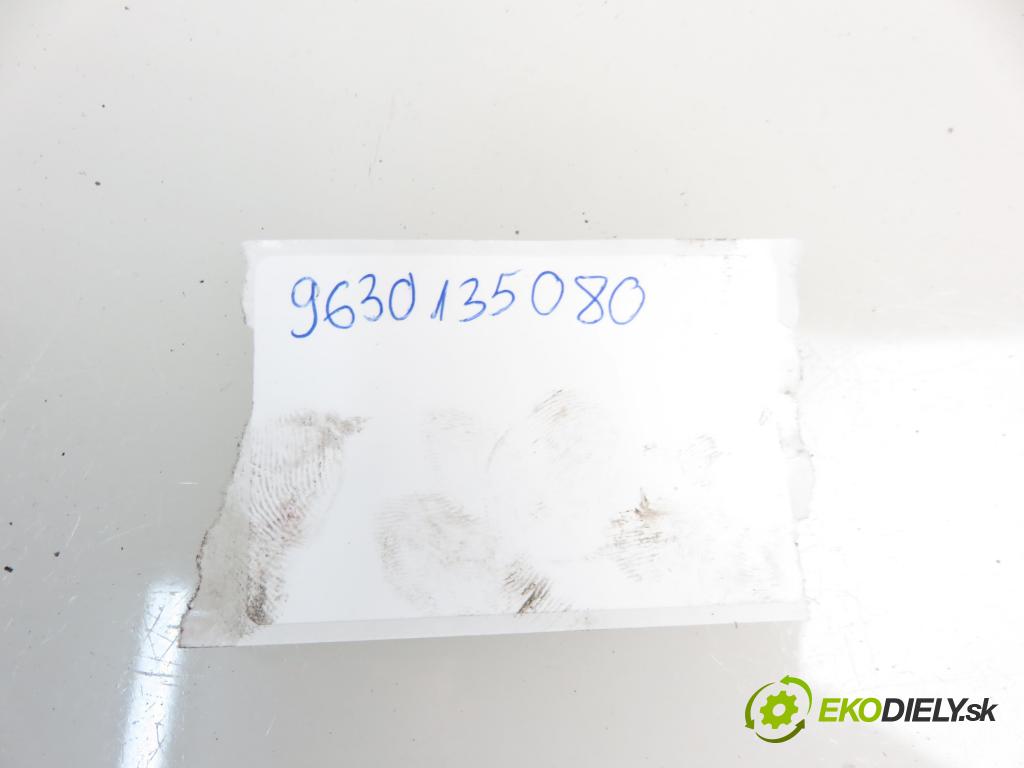PEUGEOT 206 liftback (2A/C) HB 1999 1124,00 Sterowniki ABS 1124,00 Pumpa ABS 9630135080; 962862638B (Pumpy ABS)