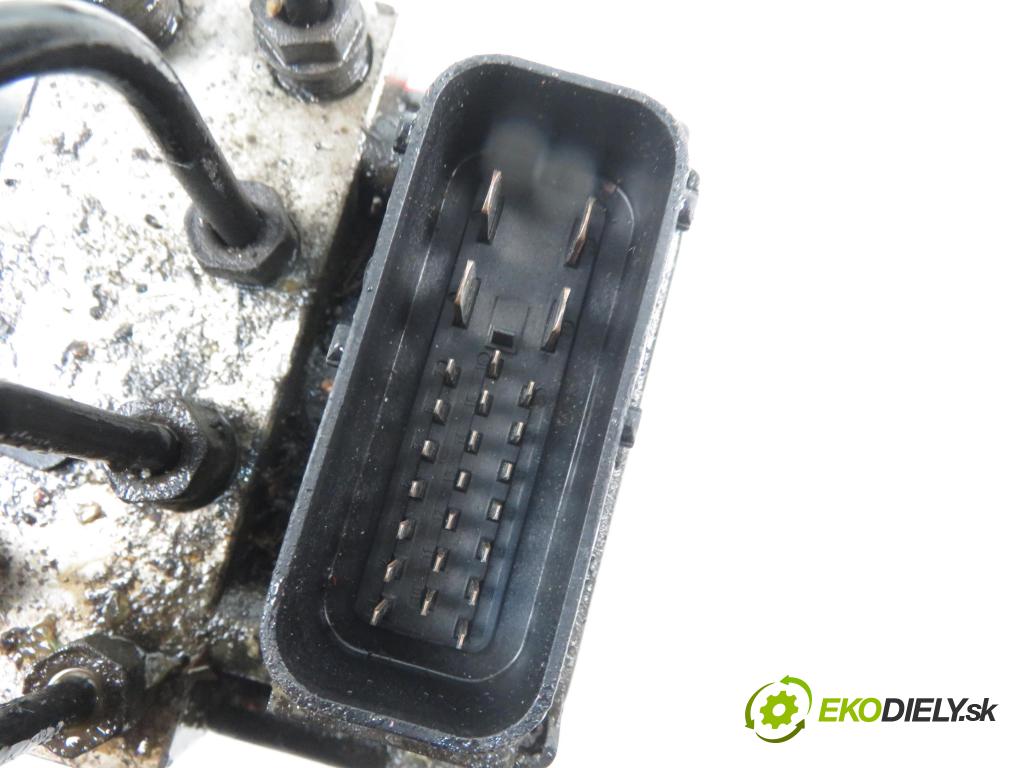 PEUGEOT 206 liftback (2A/C) HB 1999 1124,00 Sterowniki ABS 1124,00 Pumpa ABS 9630135080; 962862638B (Pumpy ABS)