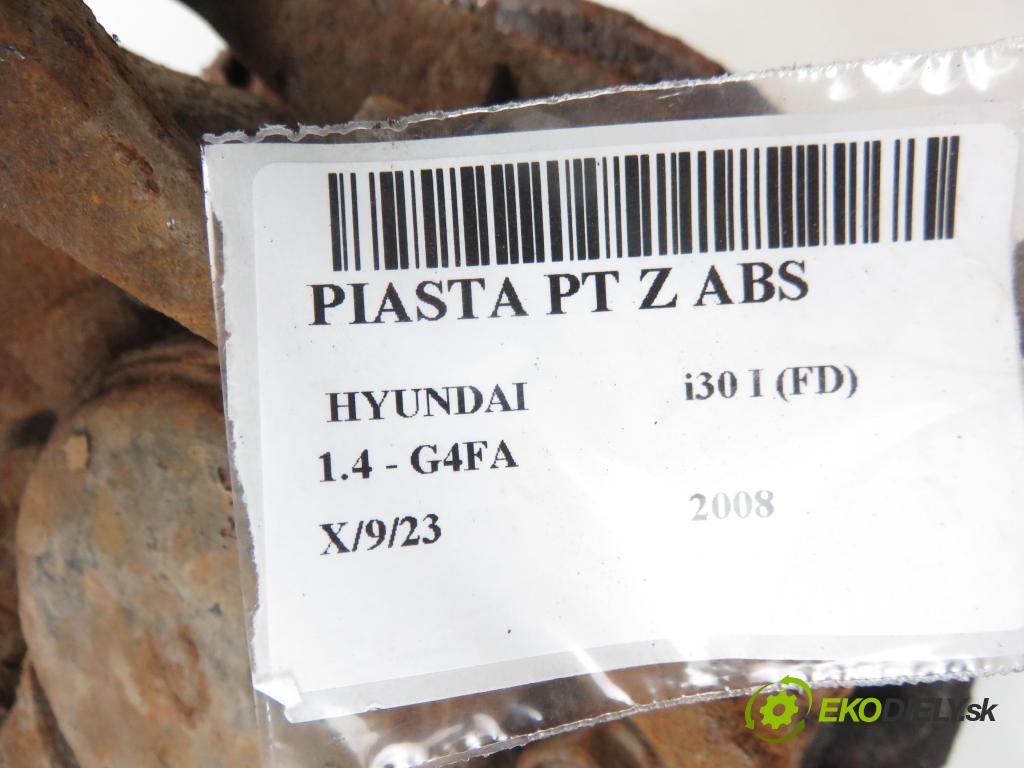 HYUNDAI i30 (FD) HB 2008 1396,00 Łożyska i piasty kół 1396,00 náboj pravé zadné ABS 