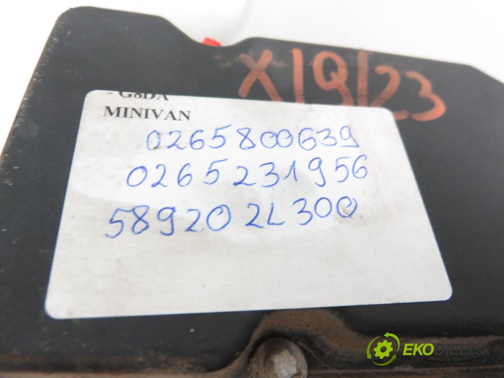 HYUNDAI i30 (FD) HB 2008 1396,00 Sterowniki ABS 1396,00 Pumpa ABS 0265800639; 0265231956; 589202L300 (Pumpy ABS)