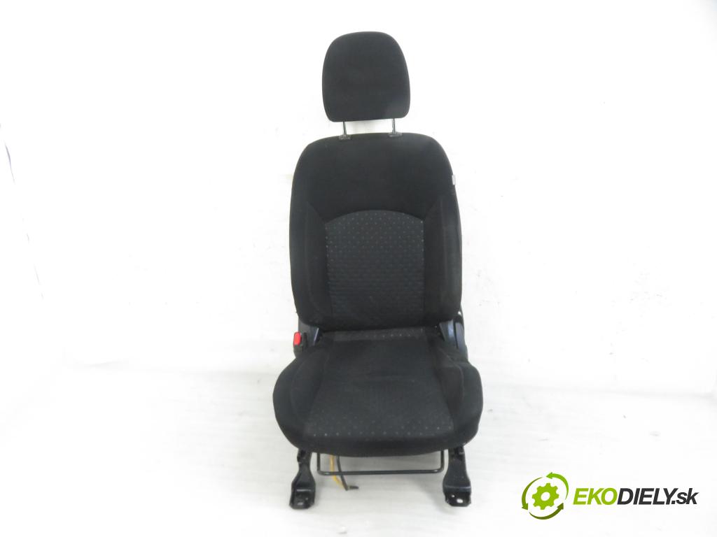 MITSUBISHI ASX (GA_W_) CROSSOVER 2013 1798,00 Fotele, kanapy 1798,00 Sedadlá, sedačky