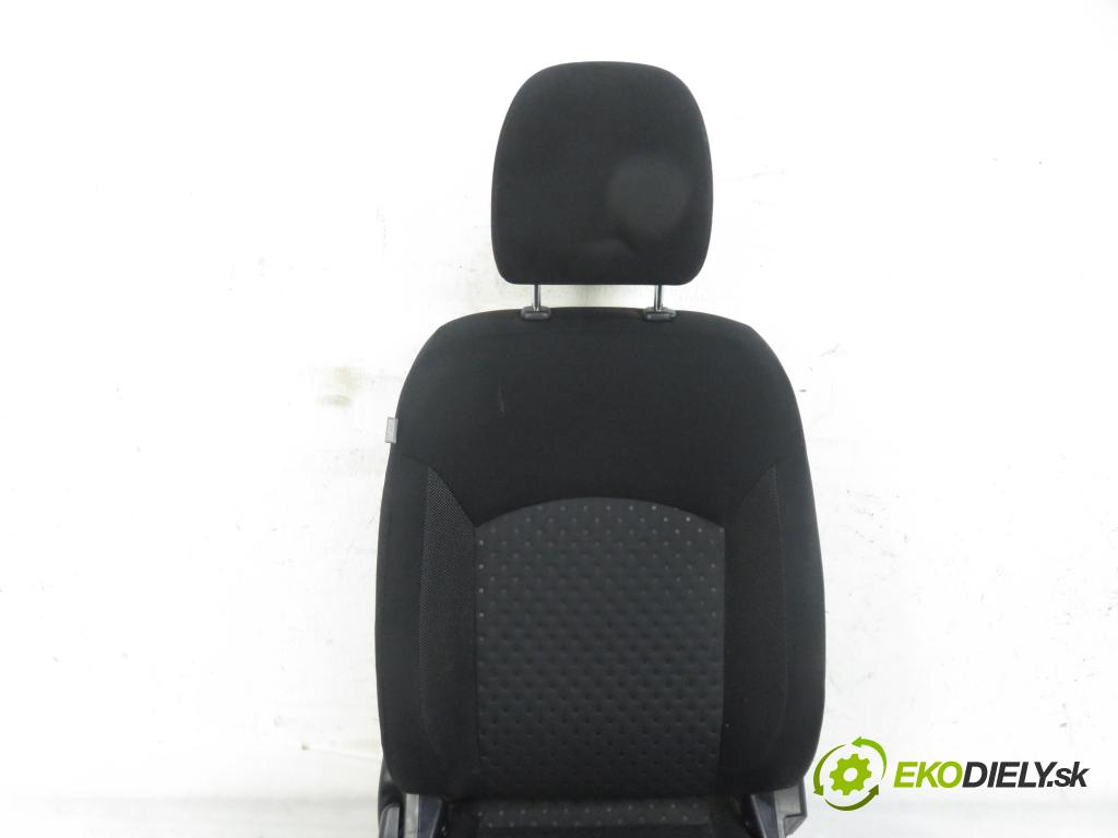 MITSUBISHI ASX (GA_W_) CROSSOVER 2013 1798,00 Fotele, kanapy 1798,00 Sedadlá, sedačky