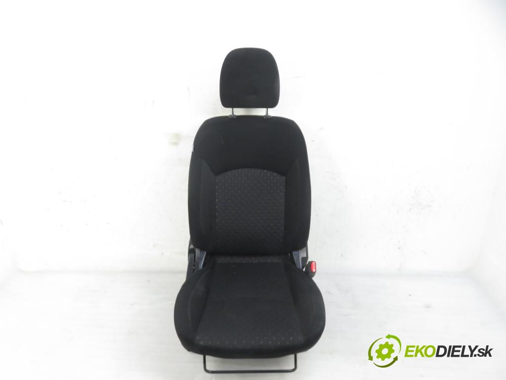 MITSUBISHI ASX (GA_W_) CROSSOVER 2013 1798,00 Fotele, kanapy 1798,00 Sedadlá, sedačky