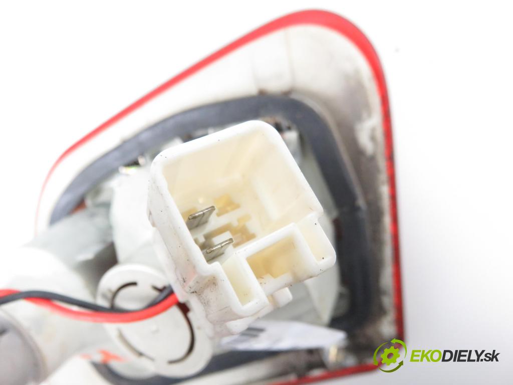 MITSUBISHI CARISMA (DA_) LIFTBACK 1999 1834,00 Lampy tylne 1834,00 Svetlo pravé zadné kufor