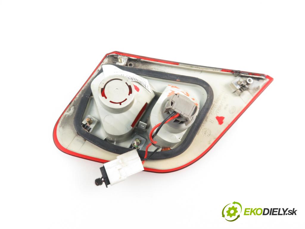 MITSUBISHI CARISMA (DA_) LIFTBACK 1999 1834,00 Lampy tylne 1834,00 Svetlo pravé zadné kufor