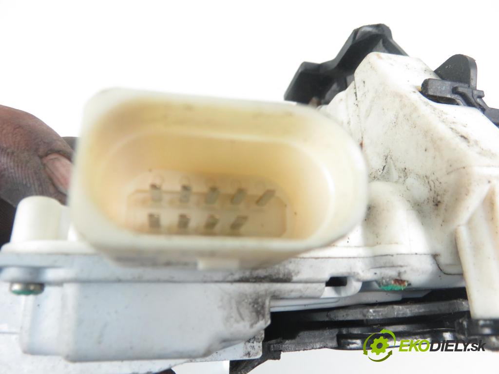 AUDI A4 (8EC, B7) SEDAN 2006 147,00 2.0 TFSI quattro - BPG 1984,00 zámok 8E1837015AB