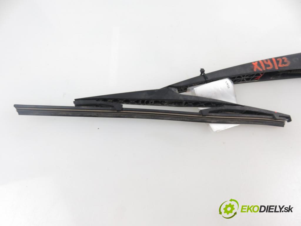 HYUNDAI i30 (FD) HB 2008 1396,00 Ramiona wycieraczek 1396,00 RAMENO: stěrače zadní část