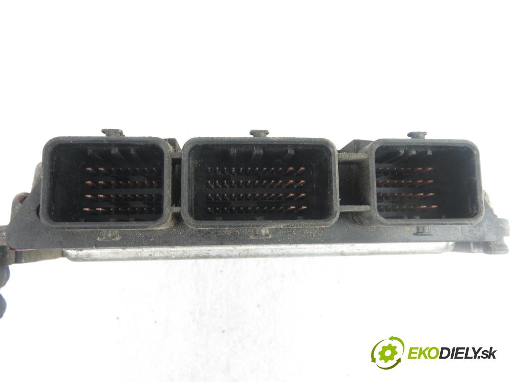 RENAULT SCENIC II (JM0/1_) VAN 2003 1870,00 Sterowniki silnika 1870,00 Riadiaca jednotka Motor 0281011275; 6200305678