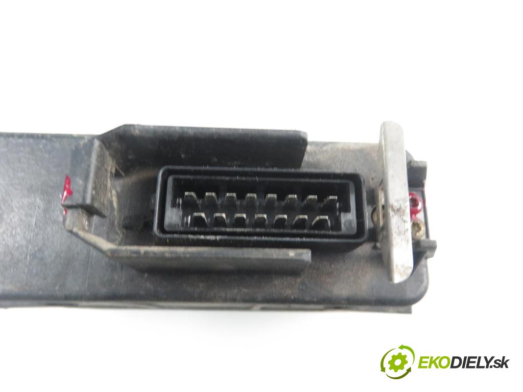OPEL OMEGA A (16_, 17_, 19_) SEDAN 1991 1796,00 Sterowniki silnika 1796,00 Riadiaca jednotka Motor 0227400030