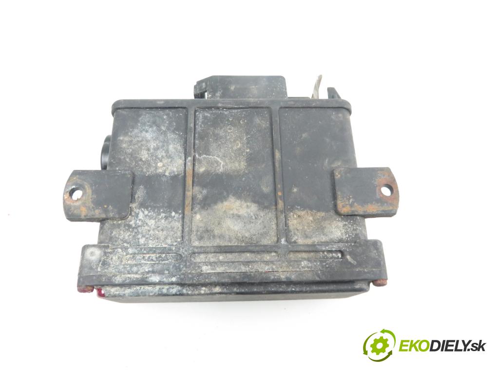 OPEL OMEGA A (16_, 17_, 19_) SEDAN 1991 1796,00 Sterowniki silnika 1796,00 Riadiaca jednotka Motor 0227400030