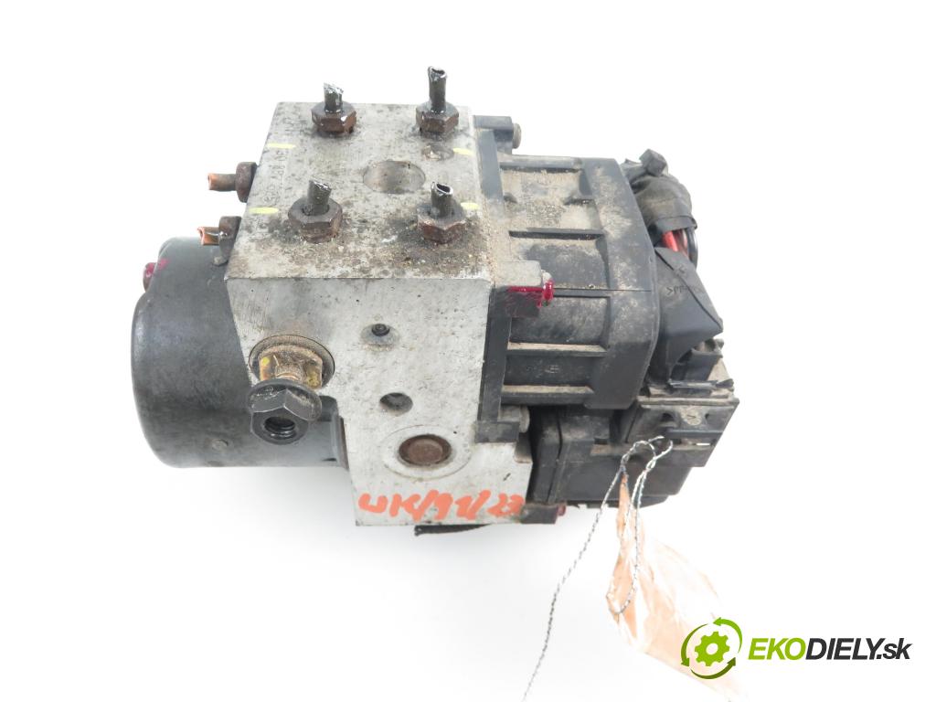 VOLVO V40 Kombi (645) KOMBI 2001 1870,00 Sterowniki ABS 1870,00 Pumpa ABS 0273004224; 30857585; 0265216462 (Pumpy ABS)