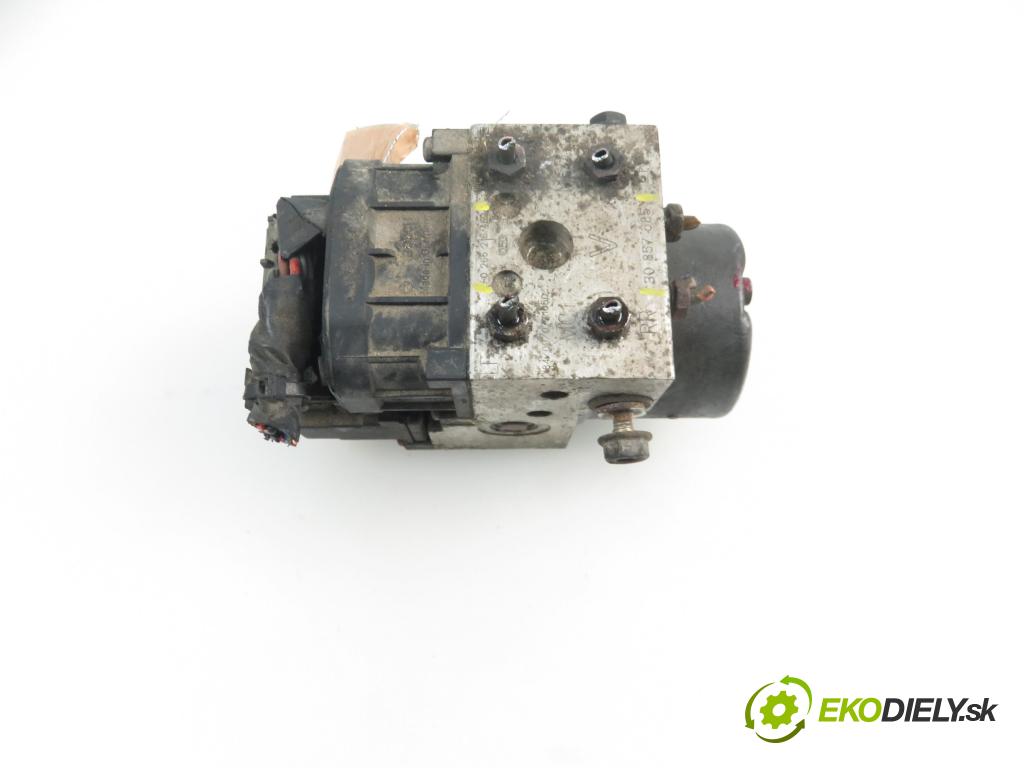 VOLVO V40 Kombi (645) KOMBI 2001 1870,00 Sterowniki ABS 1870,00 Pumpa ABS 0273004224; 30857585; 0265216462 (Pumpy ABS)